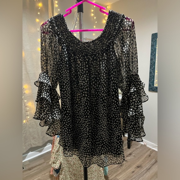 Boutique Ruffle and Dots Black Sheer Flowing Blouse Size L - Picture 5 of 16